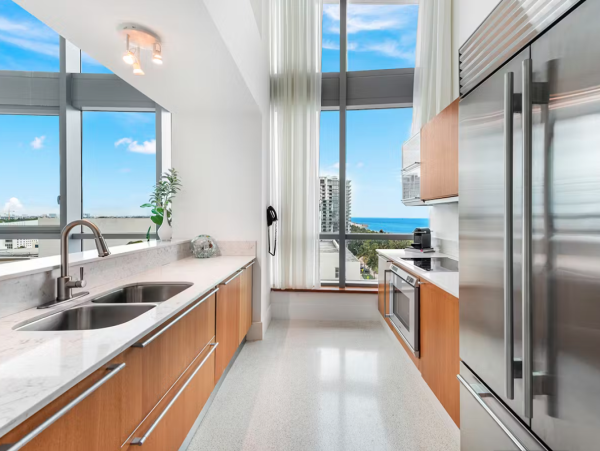 Luxury South Beach Vacation Rental- Ocean View Condo with 3 Pools & Spa